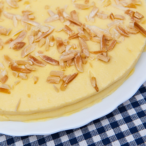 Mandľová torta s bielou čokoládou