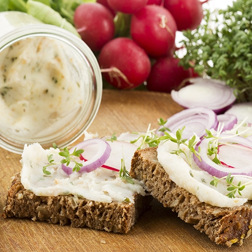 Tvarohová nátierka s reďkovkami