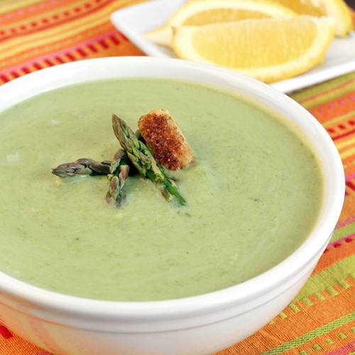 Krémová špargľová polievka