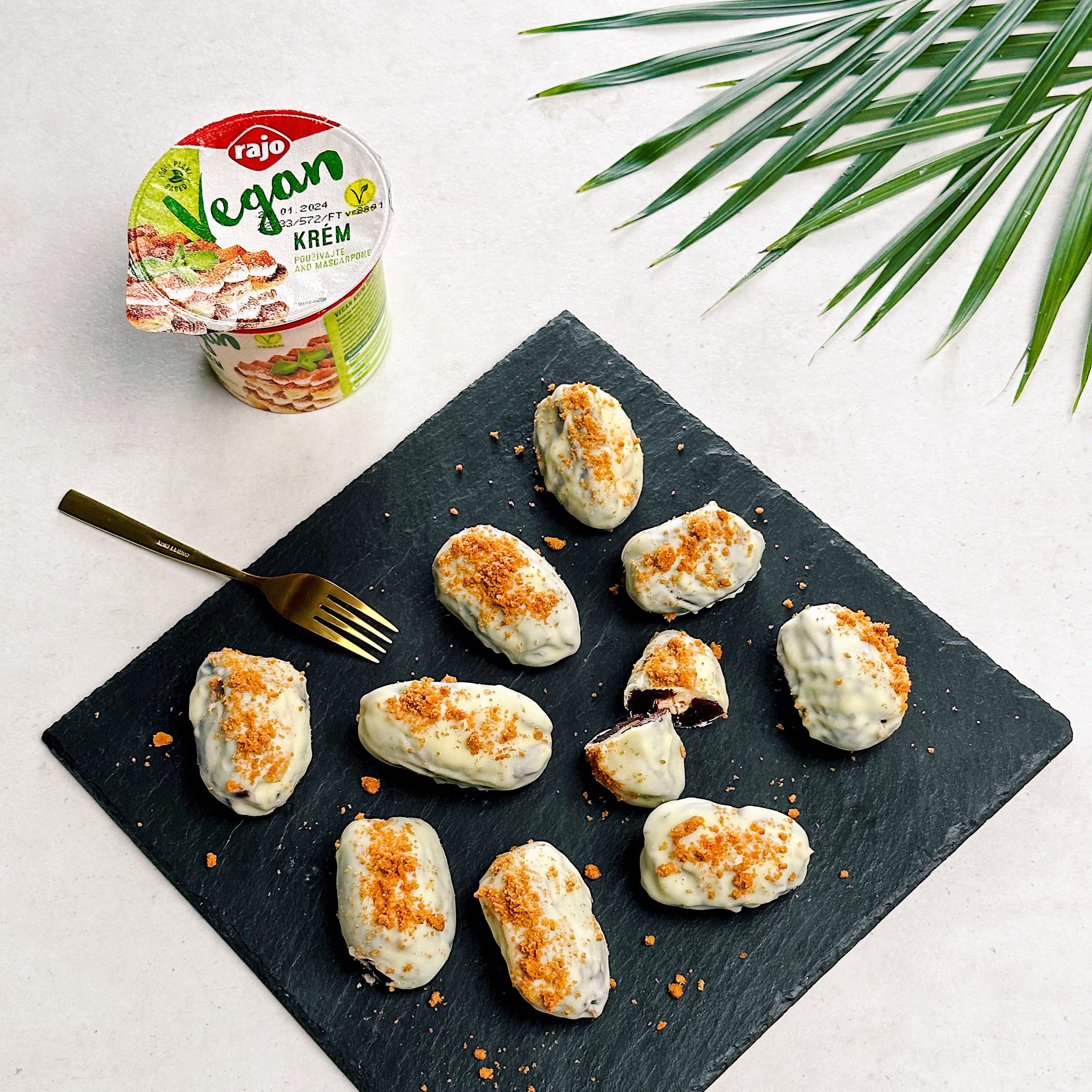 Datle plnené vegánskym mascarpone